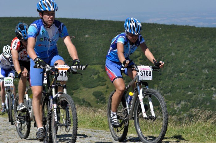 rowerami-pokonali-sniezke-22478