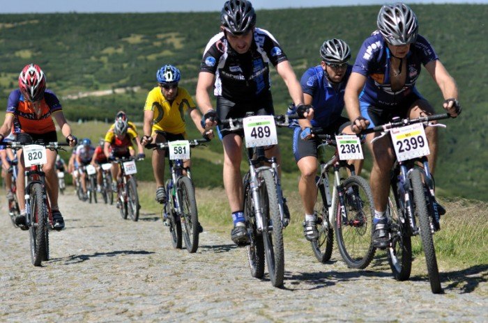 rowerami-pokonali-sniezke-22478