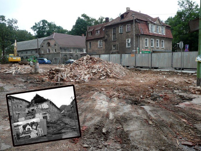 Po wyburzonym budynku została tylko kupka gruzu oraz... archiwalne już zdjęcia.