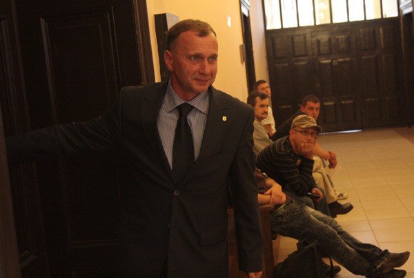 jerzy-uzniak-przed-sadem-22513