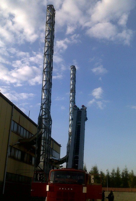 sciagali-niedoszego-samobojce-z-komina-22568