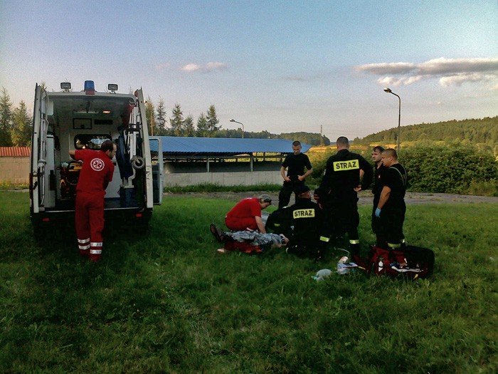 sciagali-niedoszego-samobojce-z-komina-22568