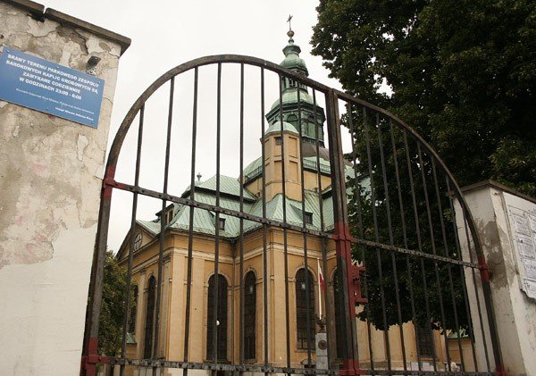 bramy-parku-przy-kosciele-garnizonowym-zamkniete-na-szesc-spustow-22791
