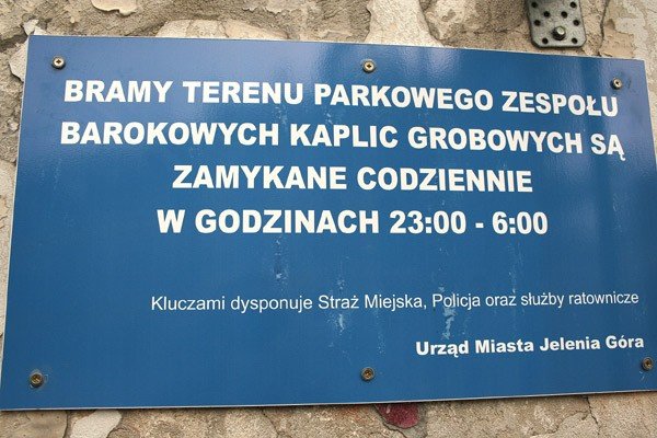 bramy-parku-przy-kosciele-garnizonowym-zamkniete-na-szesc-spustow-22791