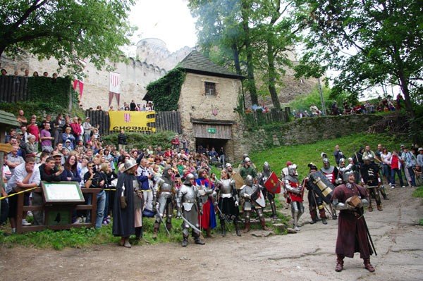 zamek-chojnik-ocalony-22804