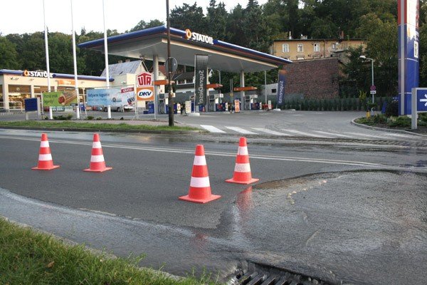 awaria-wody-na-sudeckiej-caa-ulica-zalana-22808