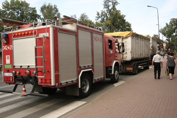 okoo-50-litrow-oleju-wycieko-na-ulice-wojska-polskiego-22887