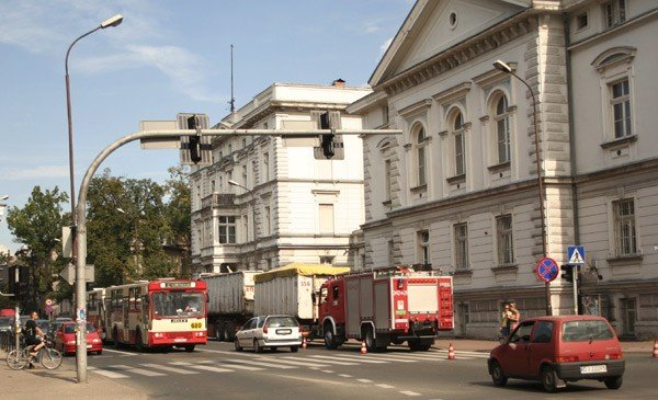 okoo-50-litrow-oleju-wycieko-na-ulice-wojska-polskiego-22887