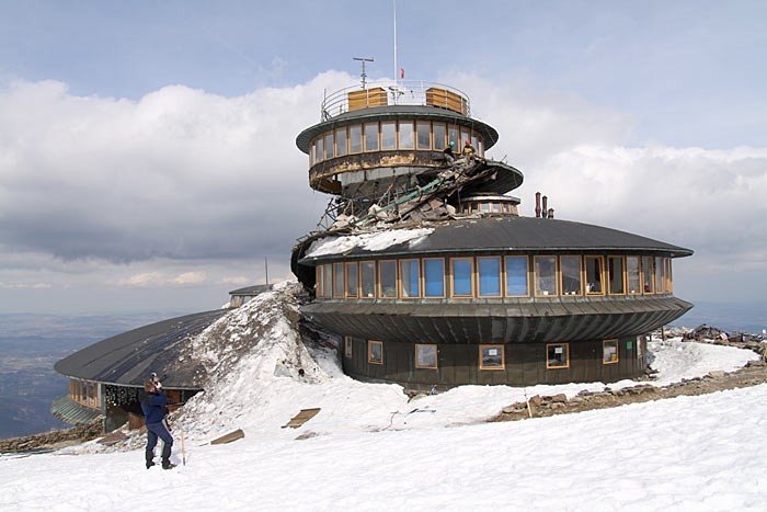 Śnieżka kilka dni po katastrofie. Zima 2009.