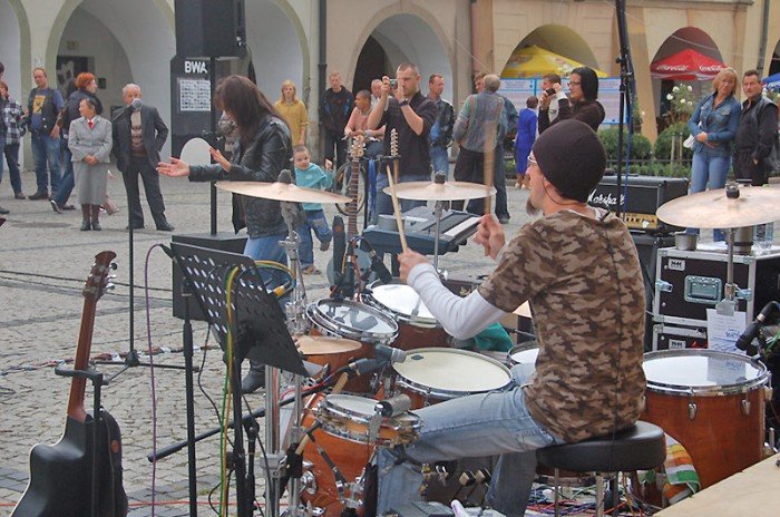 koncert-miosierdzia-na-bruku-23056