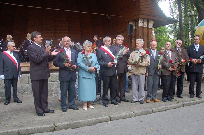 pszczelarze-porzadzili-cieplicami-23180