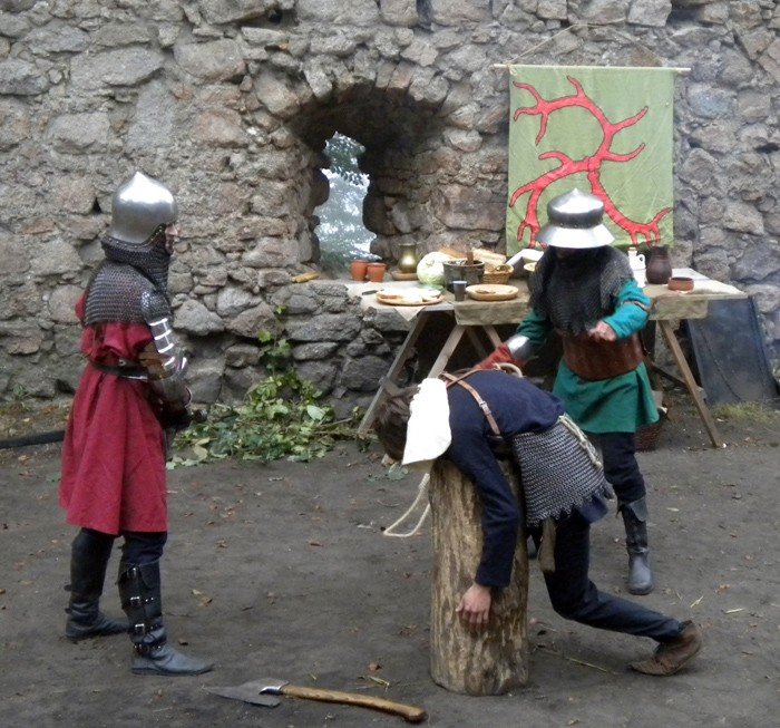 powrot-do-przeszosci-w-ruinach-warowni-23203