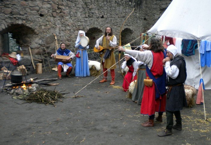 powrot-do-przeszosci-w-ruinach-warowni-23203