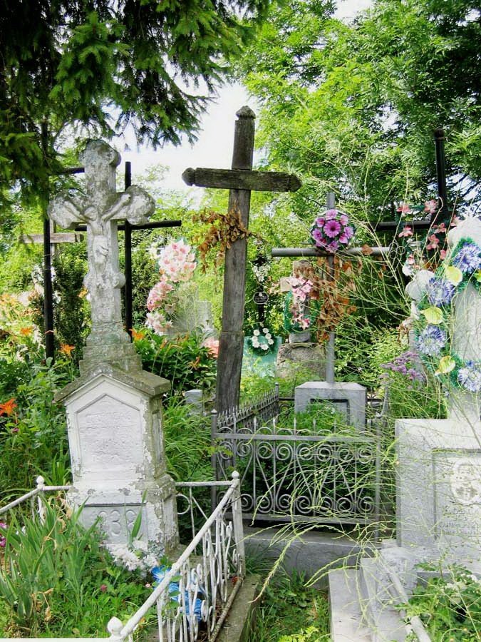 Uhorniki koło Otyni – cmentarz
