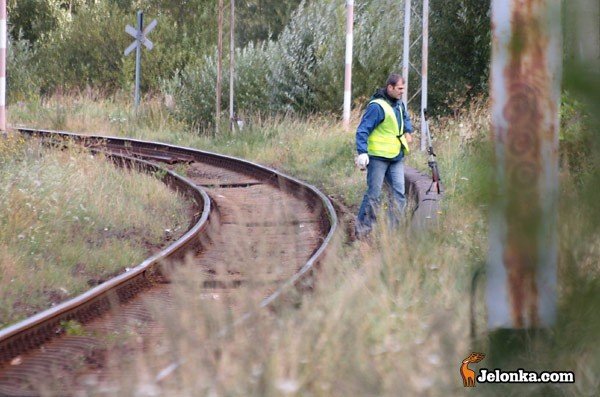 Sprawca pozostawił zwłoki przy torowisku. Miało to naprowadzić śledczych na fałszywy trop.