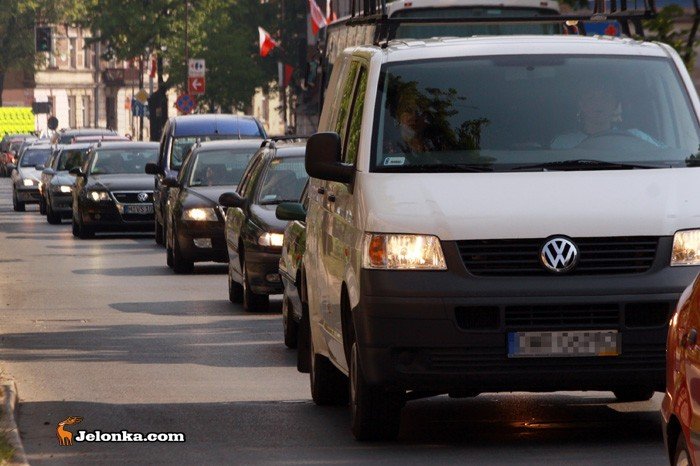 Zatłoczona – jak zwykle – al. Wojska Polskiego.