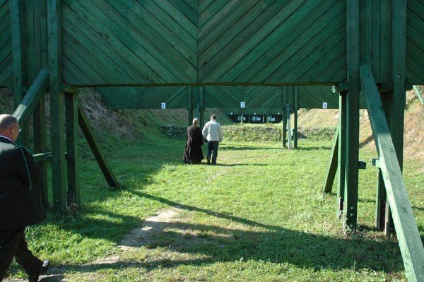 mysliwi-zbudowali-strzelnice-23440