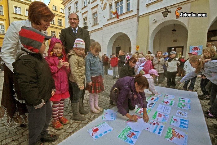 wysyp-jelonkow-przy-ratuszu-video-23476