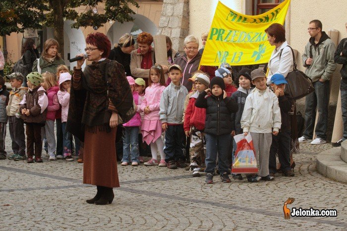 wysyp-jelonkow-przy-ratuszu-video-23476