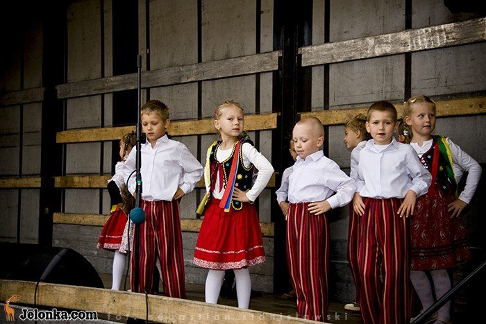 kolorowa-jesien-z-trojka-w-kowarach-23551
