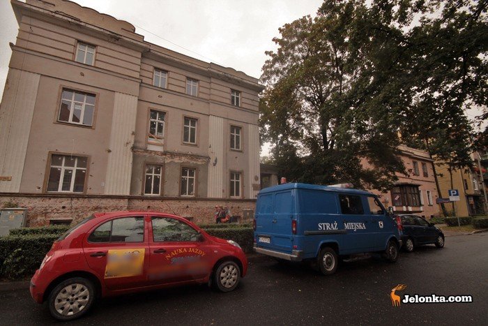 Radiowozy straży miejskiej coraz częściej można zobaczyć przed dawną