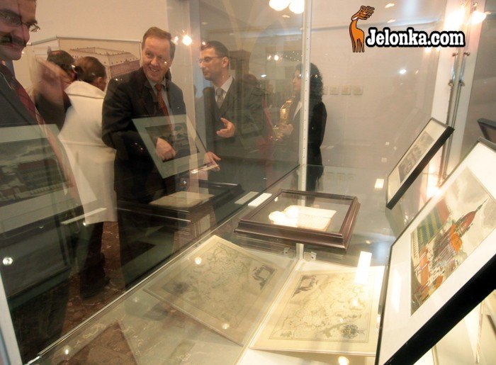 w-blasku-makiety-swiatyni-aski-23651