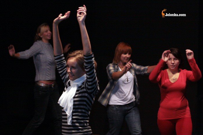 na-scenie-nie-ma-miejsca-na-wstyd-23681
