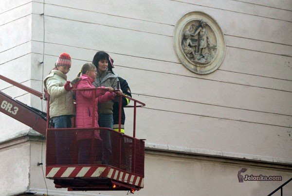 w-razie-pozaru-sponeliby-ludzie-23852