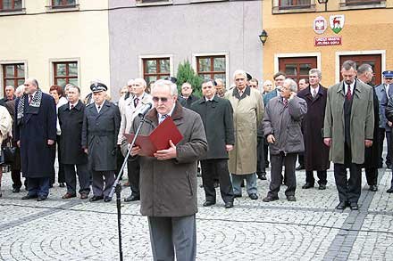 uroczyscie-przed-ratuszem-2389