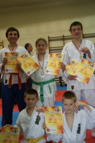 zniwo-medalowe-zawodnikow-shidokan-23954