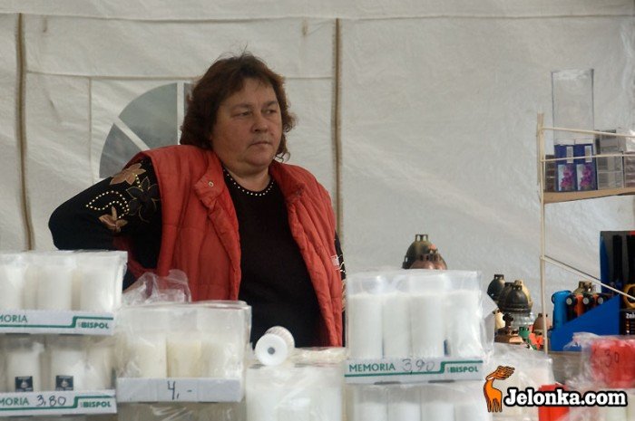 oddamy-hod-nieobecnym-23981
