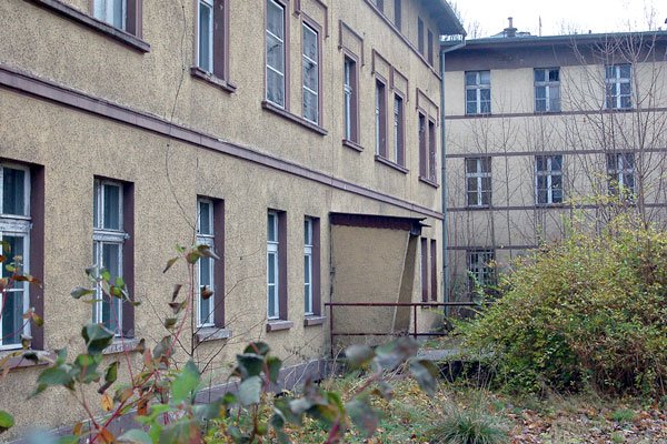 na-jagiellonskiej-straszy-ruina-2402