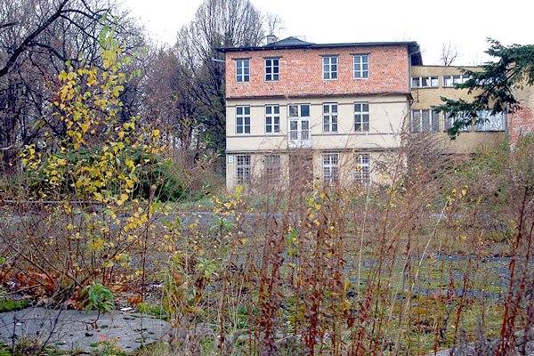na-jagiellonskiej-straszy-ruina-2402