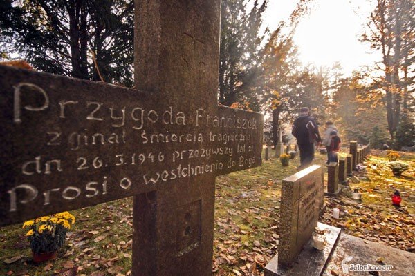 wieczne-odpoczywanie-na-wszystkich-swietych-24020