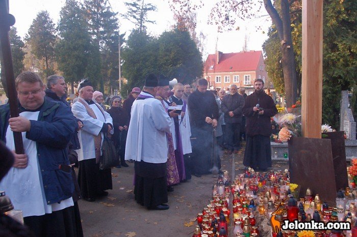 wieczne-odpoczywanie-na-wszystkich-swietych-24020