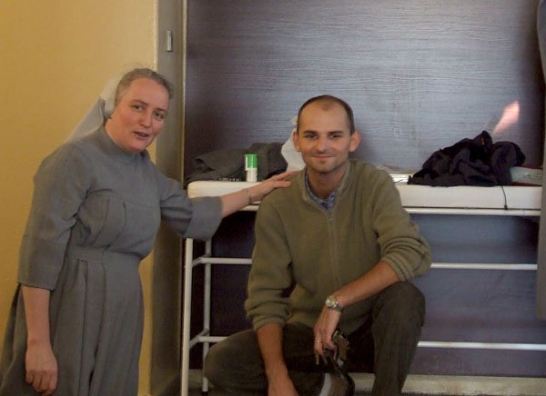 Siostra Krystyna i Damian Konieczny zachęcają zainteresowanych do wzięcia udziału w akcji.
