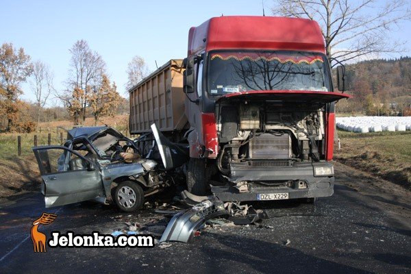kraksa-na-krajowej-trojce-dwie-osoby-w-szpitalu-24099