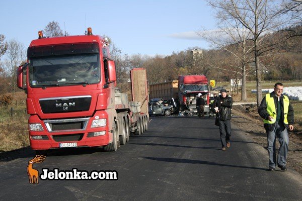 kraksa-na-krajowej-trojce-dwie-osoby-w-szpitalu-24099