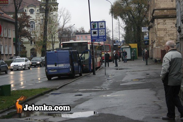 uderzy-w-autobus-bo-wpad-w-poslizg-24150