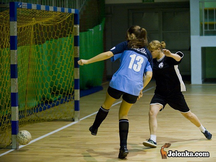 wicher-wygrywa-z-handlowka-w-futsalu-24242