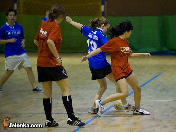 wicher-wygrywa-z-handlowka-w-futsalu-24242