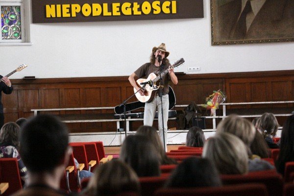 przez-muzyke-ku-przestrodze-24302