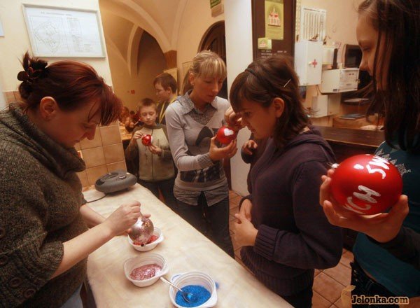 bombkowo-w-muzeum-karkonoskim-24338