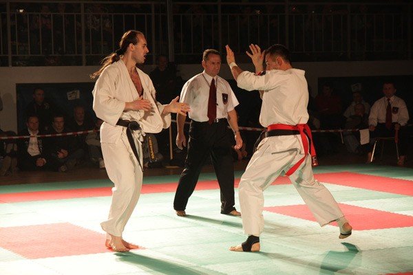 siedem-medali-jeleniogorskich-karatekow-24439