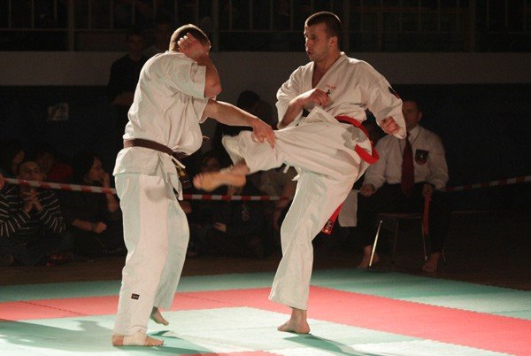 siedem-medali-jeleniogorskich-karatekow-24439