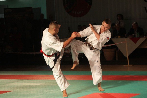 siedem-medali-jeleniogorskich-karatekow-24439