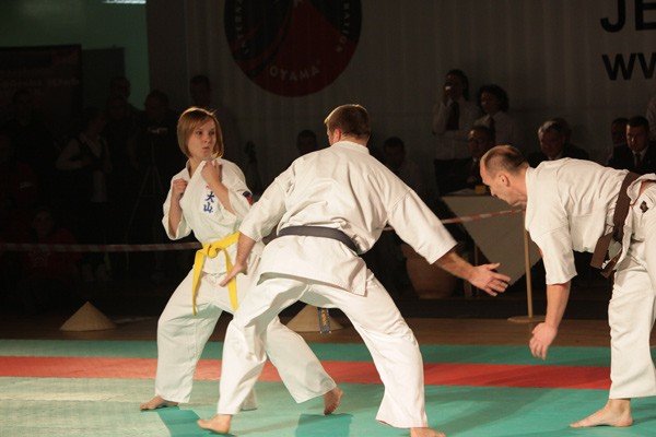 siedem-medali-jeleniogorskich-karatekow-24439