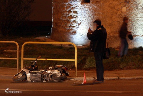 wypadek-koo-baszty-kierowca-skutera-w-szpitalu-24475