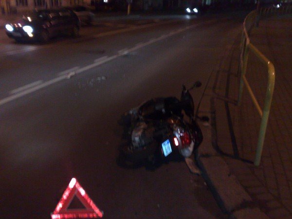 wypadek-koo-baszty-kierowca-skutera-w-szpitalu-24475