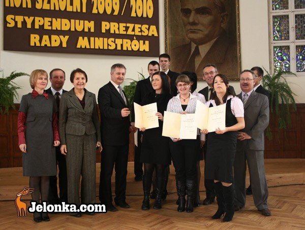 kasa-od-tuska-dla-wzorowych-24623
